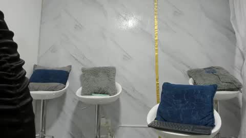 Snapshot of badgirls_000 chatting on February 6, 2025, 10:00 pm candy and dayan online show from February 6, 2025, 10:00 pm