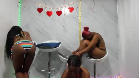 Snapshot of badgirls_000 chatting on February 8, 2025, 2:27 pm candy and dayan online show from February 8, 2025, 2:27 pm
