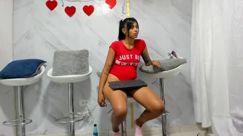Snapshot of badgirls_000 chatting on February 14, 2025, 9:53 pm candy and dayan online show from February 14, 2025, 9:53 pm