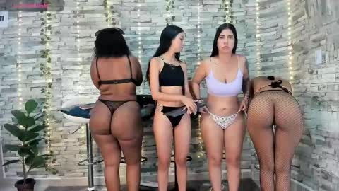 Snapshot of badgirls_000 chatting on October 11, 2025, 11:09 am candy and dayan online show from October 11, 2025, 11:09 am