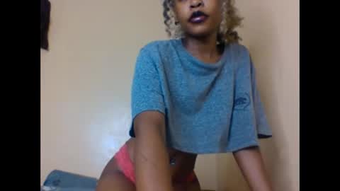 Snapshot of badgurllily chatting on October 20, 2025, 2:56 am Lily. online show from October 20, 2025, 2:56 am