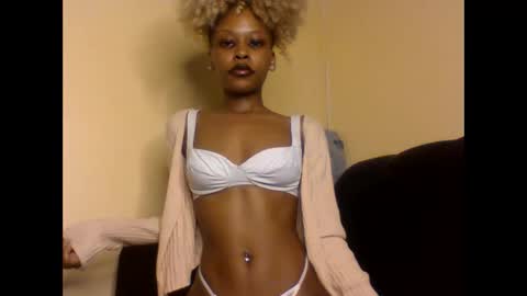 Snapshot of badgurllily chatting on December 22, 2025, 4:20 am Lily. online show from December 22, 2025, 4:20 am