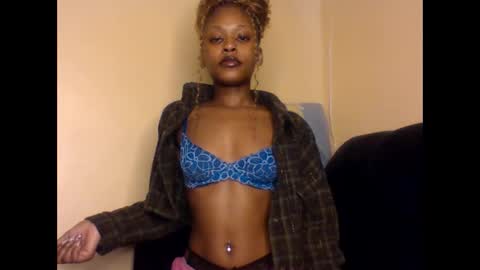 Snapshot of badgurllily chatting on January 7, 2026, 4:15 am Lily. online show from January 7, 2026, 4:15 am