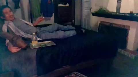 Mexican livin Off the Wall online show from March 8, 2025, 4:45 am