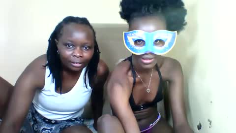 Snapshot of bads_hornies chatting on November 15, 2025, 9:32 pm bads_hornies online show from November 15, 2025, 9:32 pm