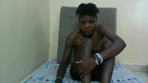 Snapshot of bads_hornies chatting on January 13, 2026, 5:35 am bads_hornies online show from January 13, 2026, 5:35 am