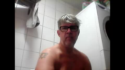 Snapshot of baggelina75 chatting on December 31, 2024, 8:59 am baggelina75 online show from December 31, 2024, 8:59 am