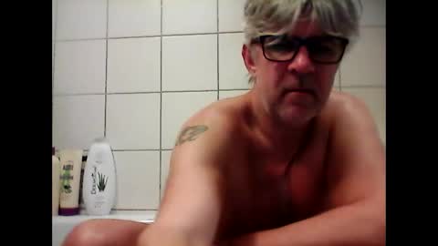 Snapshot of baggelina75 chatting on March 10, 2025, 8:23 pm baggelina75 online show from March 10, 2025, 8:23 pm