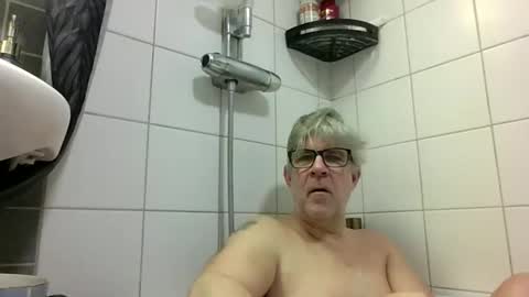 Snapshot of baggelina75 chatting on February 22, 2026, 4:27 pm baggelina75 online show from February 22, 2026, 4:27 pm