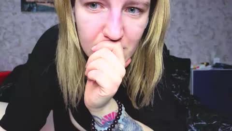 holly online show from November 25, 2025, 4:07 pm