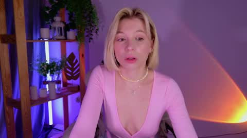 Snapshot of balerinacappuccino_ chatting on May 12, 2026, 3:25 am Elly online show from May 12, 2026, 3:25 am