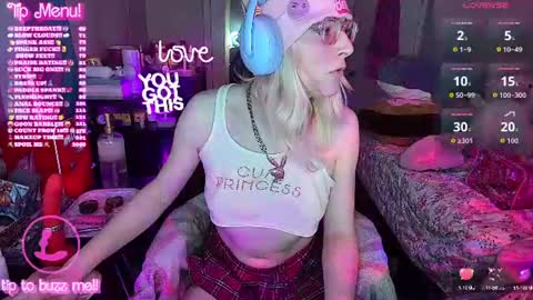 Snapshot of bambibimbosparkles chatting on June 21, 2026, 4:15 am Bambi Sparkles TS online show from June 21, 2026, 4:15 am