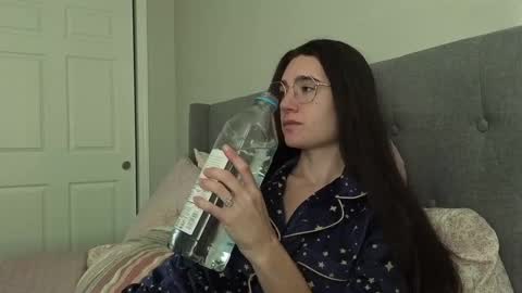 Snapshot of bambifarrina chatting on November 15, 2025, 9:21 pm bambifarrina online show from November 15, 2025, 9:21 pm