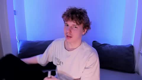 MICKEY online show from April 6, 2026, 11:33 am