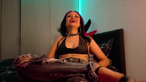 Snapshot of bambiiqueen chatting on November 27, 2025, 3:47 pm Bambi online show from November 27, 2025, 3:47 pm