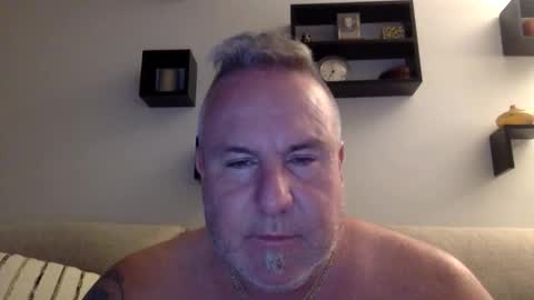 banana5289 online show from May 26, 2026, 11:01 pm