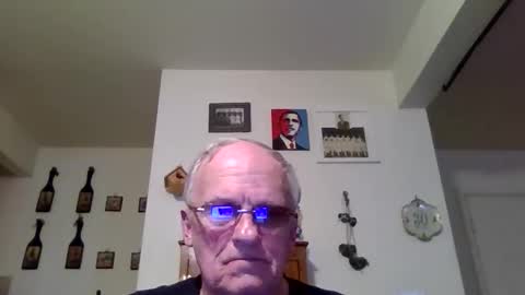 banana_hammock70 online show from April 18, 2026, 9:15 pm