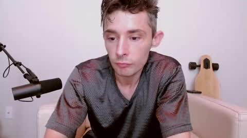 bananacurvesleft online show from June 20, 2026, 4:48 am