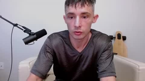 bananacurvesleft online show from June 22, 2026, 12:24 am