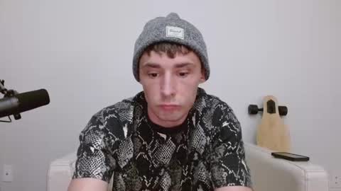 bananacurvesleft online show from June 28, 2026, 3:45 am