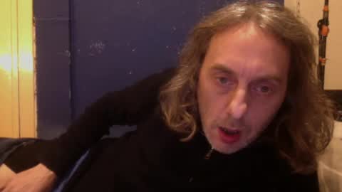 Snapshot of bangintoleather chatting on December 2, 2024, 1:47 am bangintoleather online show from December 2, 2024, 1:47 am