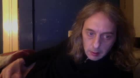 Snapshot of bangintoleather chatting on February 17, 2025, 2:31 am bangintoleather online show from February 17, 2025, 2:31 am