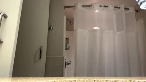 Snapshot of bape69 chatting on September 29, 2025, 1:22 am ForskinPapi online show from September 29, 2025, 1:22 am