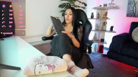 Gabi  online show from September 25, 2025, 7:39 pm