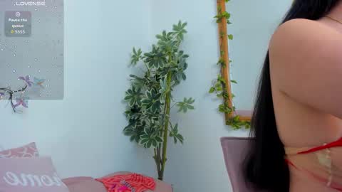 Snapshot of barbaraknox_ chatting on October 4, 2025, 1:25 am Barbara online show from October 4, 2025, 1:25 am