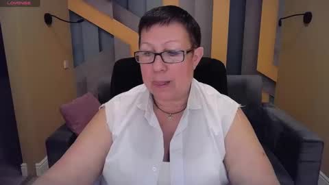 Snapshot of barbaraturners chatting on December 9, 2024, 10:09 pm barbaraturners online show from December 9, 2024, 10:09 pm