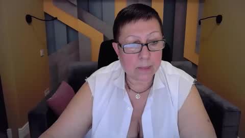 Snapshot of barbaraturners chatting on December 16, 2024, 1:53 am barbaraturners online show from December 16, 2024, 1:53 am