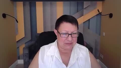 Snapshot of barbaraturners chatting on October 31, 2025, 9:38 pm barbaraturners online show from October 31, 2025, 9:38 pm