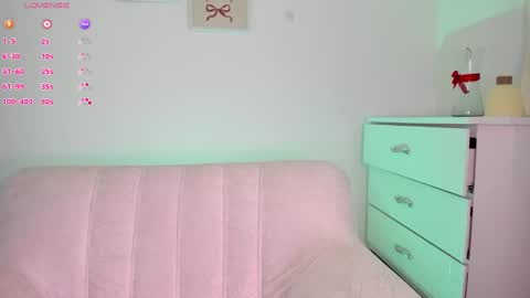  independet model online show from December 11, 2024, 5:53 am