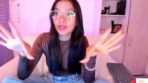  independet model online show from October 17, 2025, 3:42 am