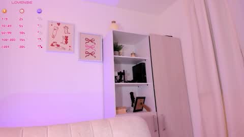  independet model online show from November 13, 2025, 3:16 am