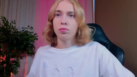 Snapshot of barbie_richy chatting on October 1, 2025, 5:35 am barbie_richy online show from October 1, 2025, 5:35 am