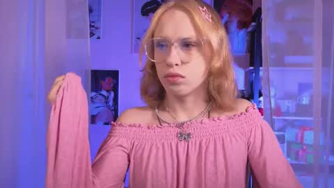 Snapshot of barbie_richy chatting on November 26, 2025, 6:03 am barbie_richy online show from November 26, 2025, 6:03 am