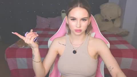 Snapshot of barbieee_doll chatting on May 17, 2026, 7:32 pm Eva online show from May 17, 2026, 7:32 pm
