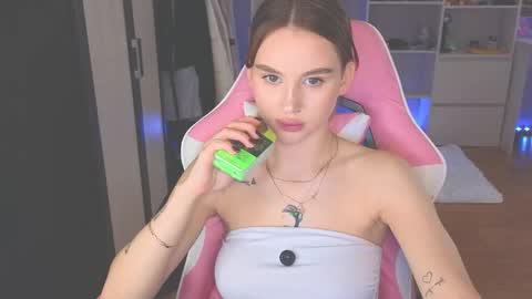 Snapshot of barbieee_doll chatting on June 8, 2026, 11:43 am Eva online show from June 8, 2026, 11:43 am