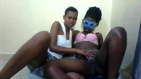 Snapshot of barbies_girles chatting on November 21, 2025, 12:43 am barbies_girles online show from November 21, 2025, 12:43 am