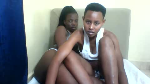 Snapshot of barbies_girles chatting on December 19, 2025, 7:43 pm barbies_girles online show from December 19, 2025, 7:43 pm