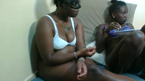 Snapshot of barbies_girles chatting on January 6, 2026, 7:28 pm barbies_girles online show from January 6, 2026, 7:28 pm
