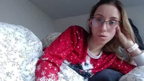 Snapshot of barelylegalblondy chatting on April 9, 2026, 8:31 am Lena online show from April 9, 2026, 8:31 am