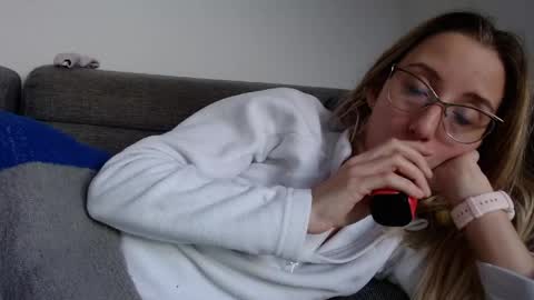Snapshot of barelylegalblondy chatting on April 17, 2026, 9:23 am Lena online show from April 17, 2026, 9:23 am