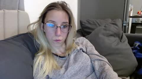 Snapshot of barelylegalblondy chatting on May 16, 2026, 5:23 pm Lena online show from May 16, 2026, 5:23 pm