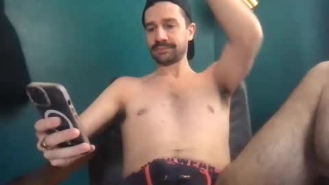 Snapshot of barritlam chatting on May 12, 2026, 4:37 pm BarritLam online show from May 12, 2026, 4:37 pm