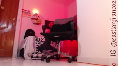 Bastian Independent Model online show from December 7, 2024, 5:04 am