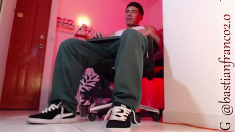 Bastian Independent Model online show from December 10, 2024, 12:28 am