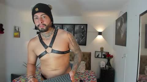 Snapshot of bastian_jones1 chatting on October 29, 2025, 9:49 pm bastian_jones1 online show from October 29, 2025, 9:49 pm