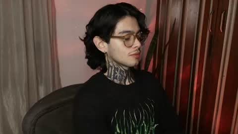 Snapshot of bastiel_ chatting on June 23, 2026, 1:58 am Bastiel online show from June 23, 2026, 1:58 am